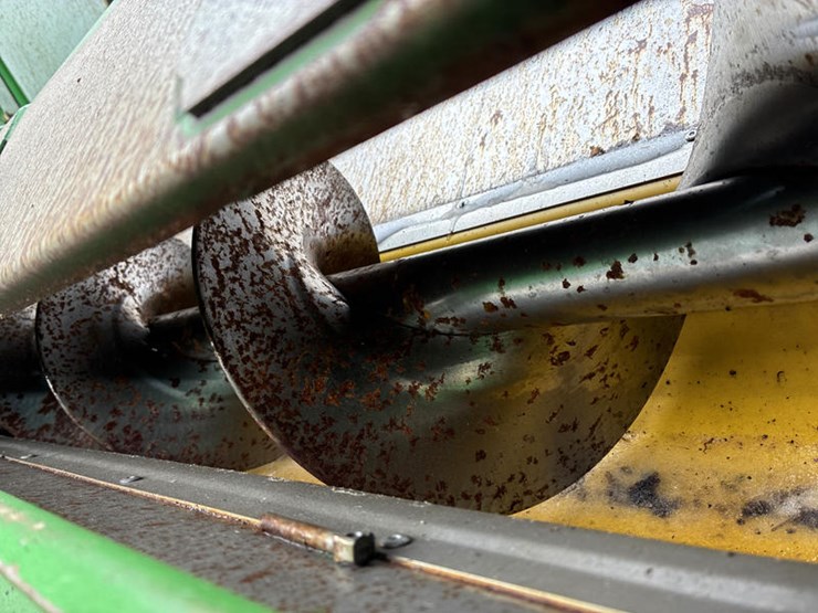 2013-john-deere-s690-image-96