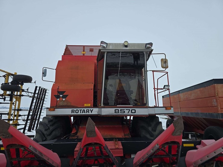 1990-massey-ferguson-8570-image-2