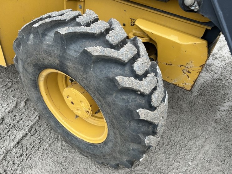 2021-deere-310sl-hl-image-52