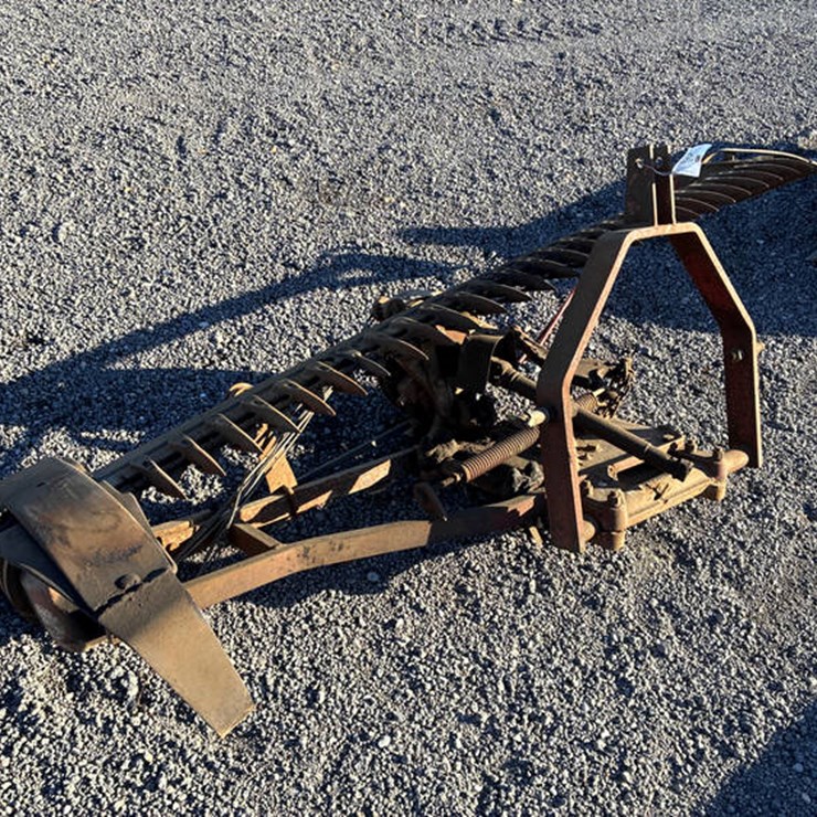 #114527 • IH 3PT SICKLE MOWER