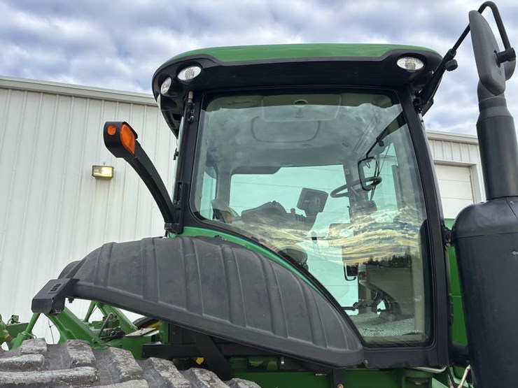 2011-john-deere-8335rt-image-23