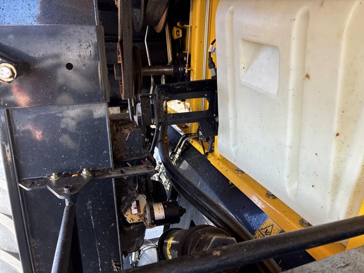 2018-new-holland-cr8.90-image-72