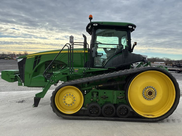 2011-john-deere-8335rt-image-10
