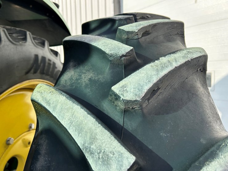 2012-john-deere-8310r-image-48