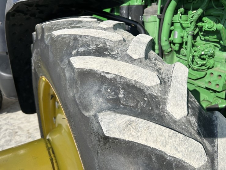 2012-john-deere-8310r-image-60