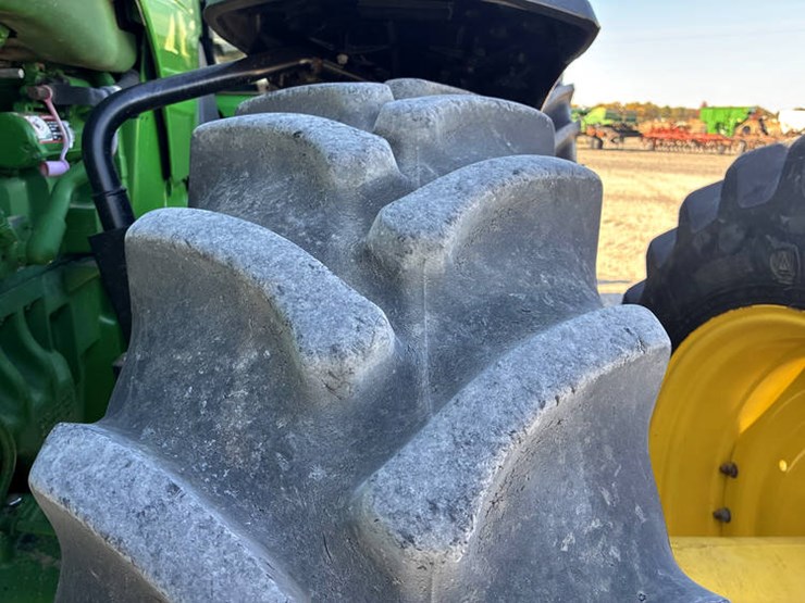 2014-john-deere-8295r-image-48