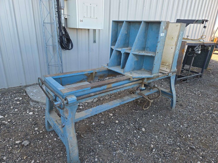 j.m.-lancaster-air-operated-furniture-clamping-machinery-image-3