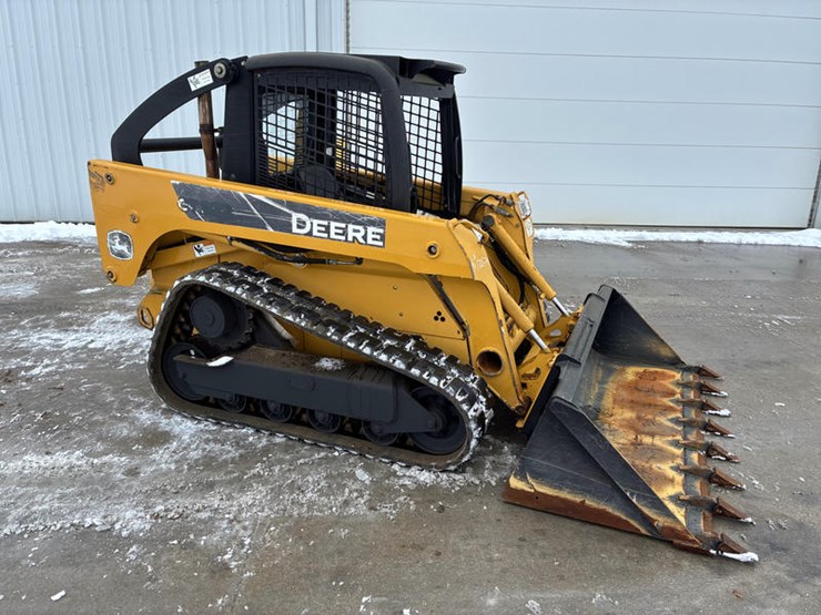 #122574-•-2006-jd-ct322-#t0322ta126871-image-1