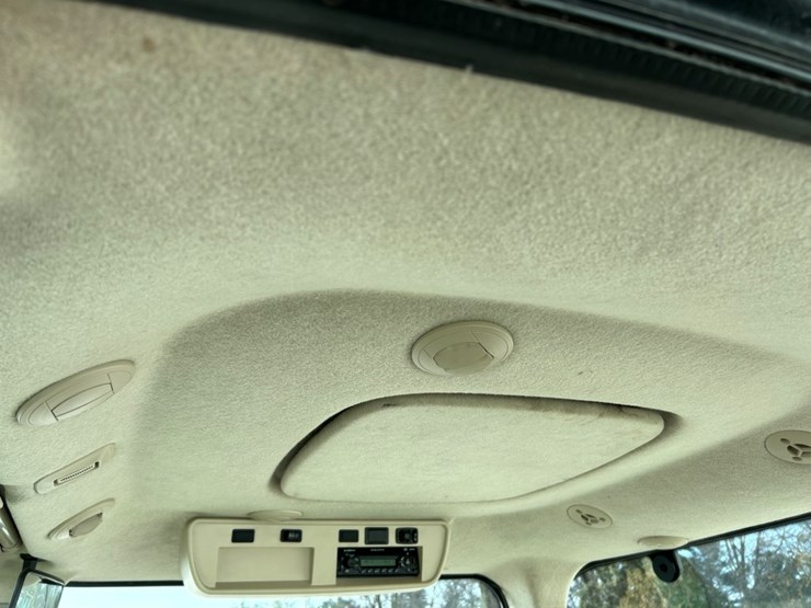 2012-john-deere-8310r-image-28