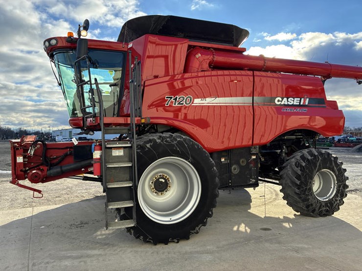 2010-case-ih-7120-image-10