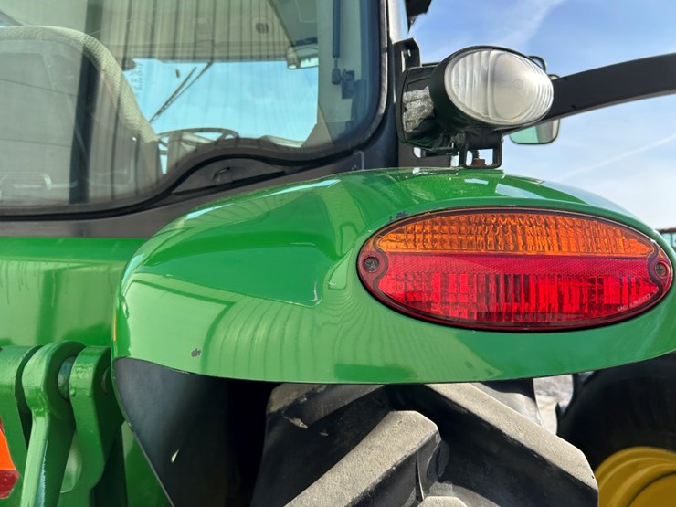 2012-john-deere-8310r-image-13