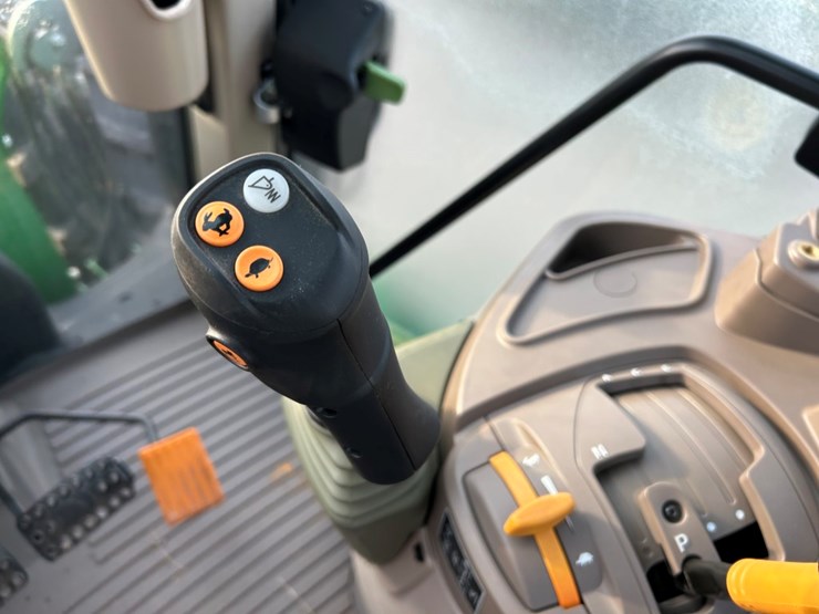 2023-john-deere-6155m-image-26