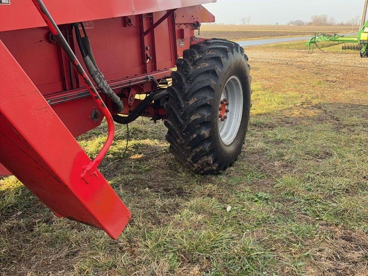 massey-ferguson-8570-image-7