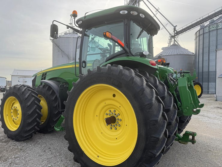 2011-john-deere-8335r-image-40