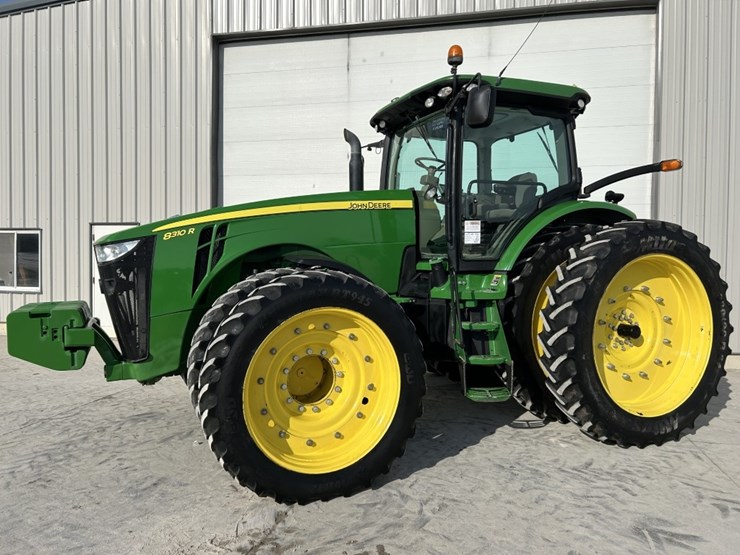 2012-john-deere-8310r-image-17