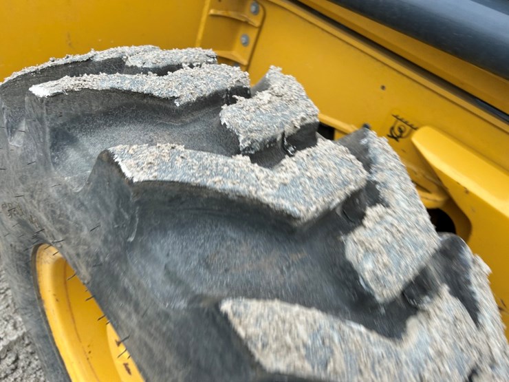 2021-deere-310sl-hl-image-53