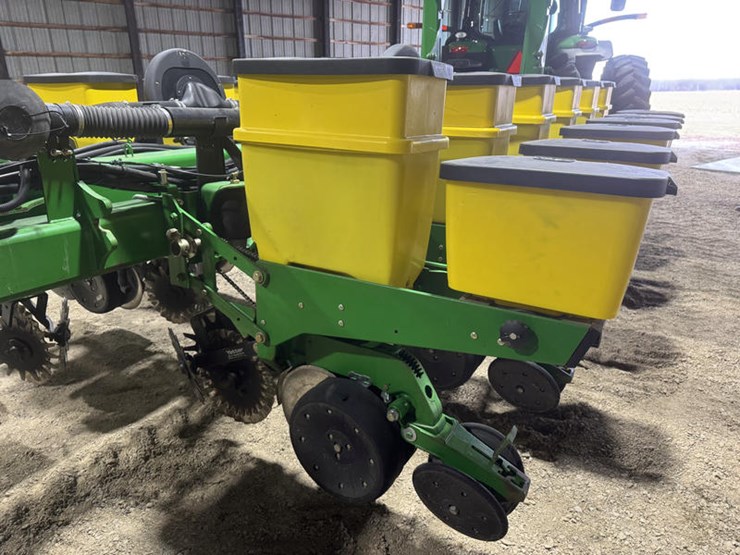 2008-john-deere-1770-image-14