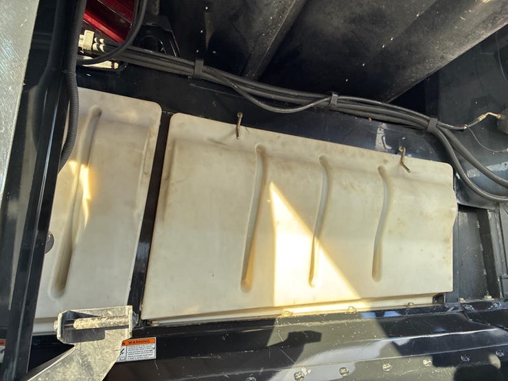 2010-case-ih-7120-image-76