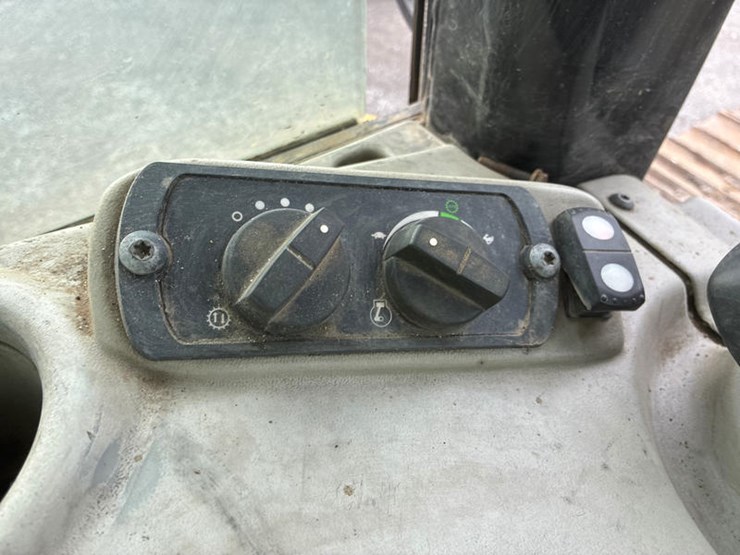 2016-caterpillar-d6n-lgp-image-37