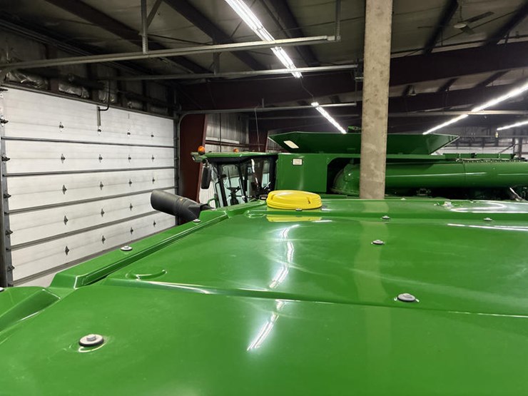 2024-john-deere-9r-590-image-18