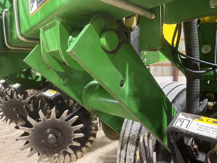 2008-john-deere-1770-image-33