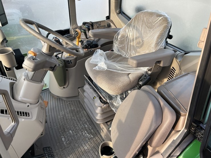 2023-john-deere-6155m-image-21