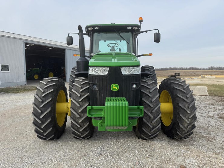 2011-john-deere-8335r-image-4