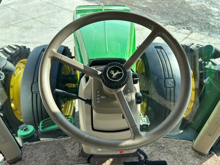 2012-john-deere-8310r-image-41