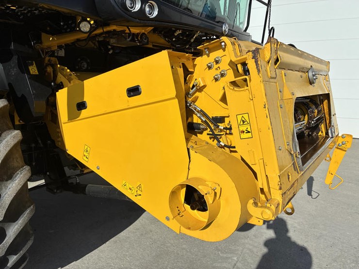 2018-new-holland-cr8.90-image-26