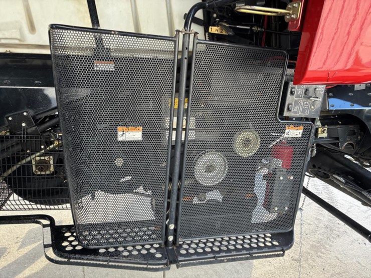 2010-case-ih-7120-image-59