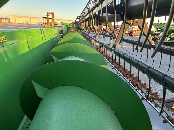 2011-john-deere-635f-image-31