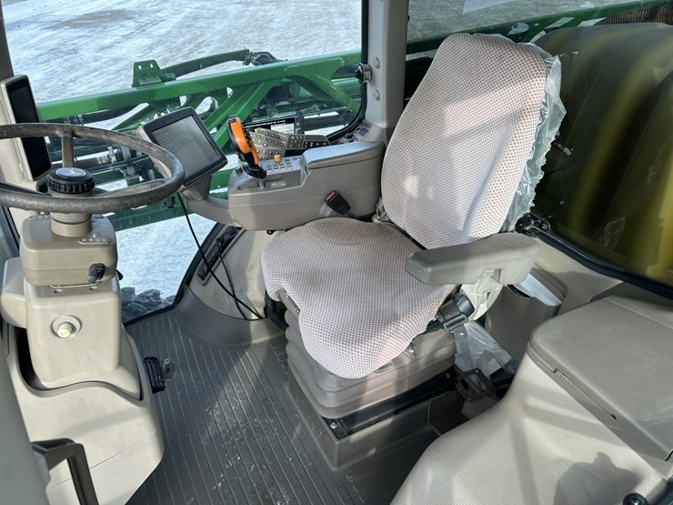 2015-john-deere-r4030-image-28