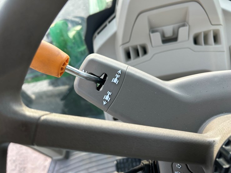 2023-john-deere-6155m-image-29