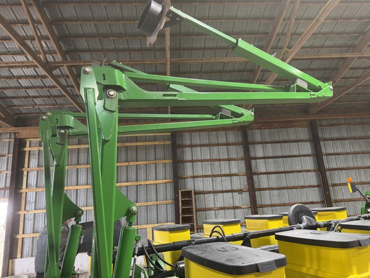 2008-john-deere-1770-image-37