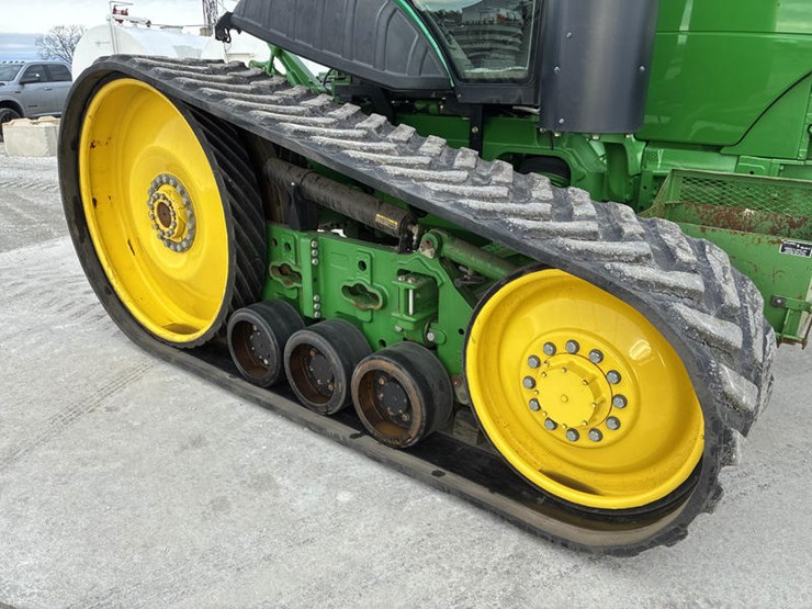 2011-john-deere-8335rt-image-38