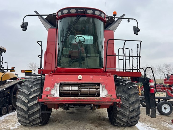 2010-case-ih-6088-image-2