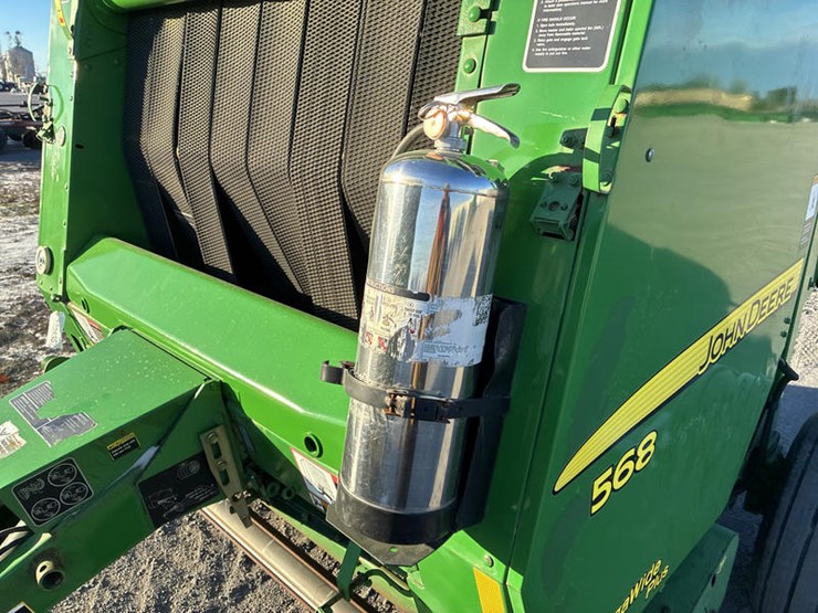 2009-john-deere-568-image-29