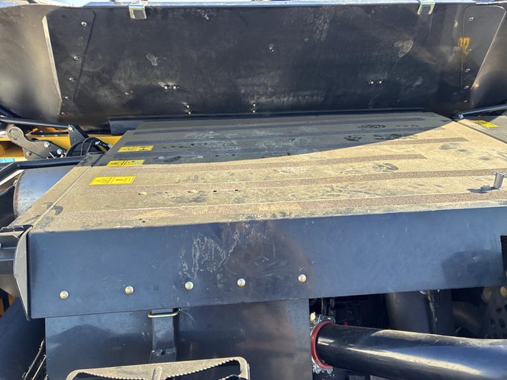 2018-new-holland-cr8.90-image-85