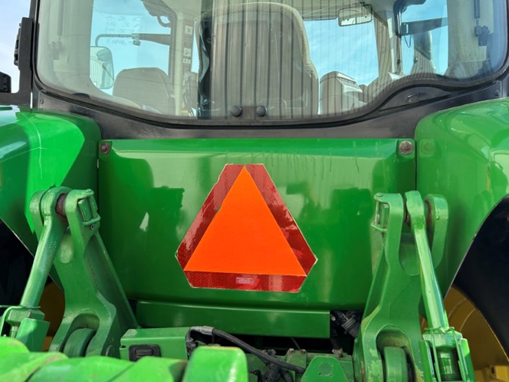 2012-john-deere-8310r-image-14