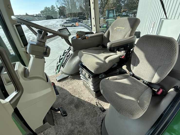 2012-john-deere-8310r-image-27