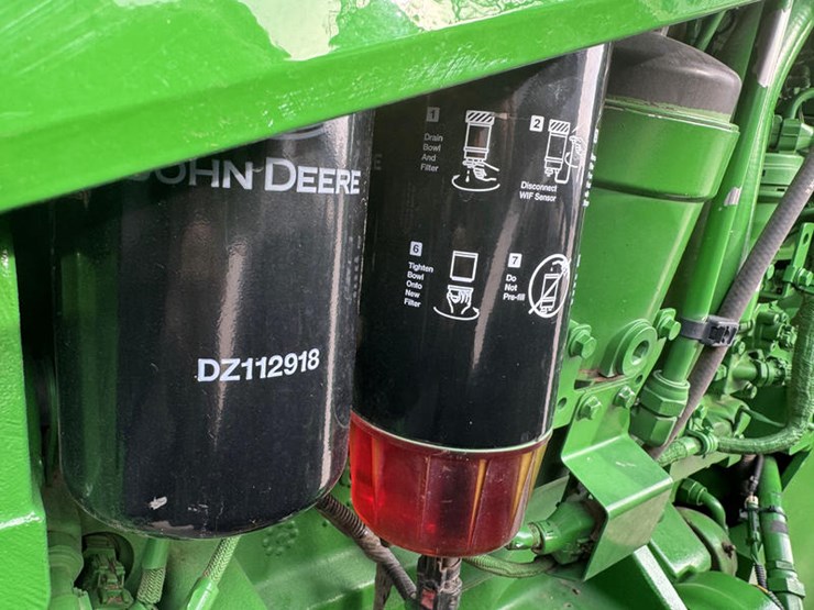 2011-john-deere-8335r-image-48