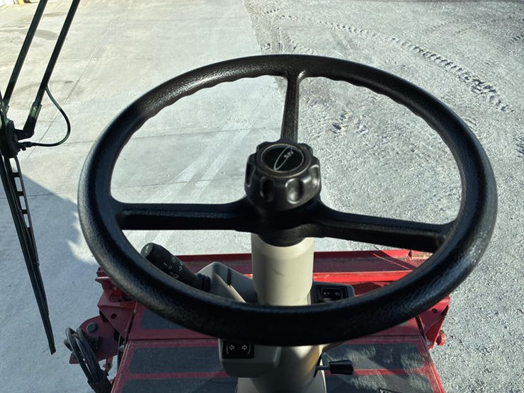 2010-case-ih-7120-image-104