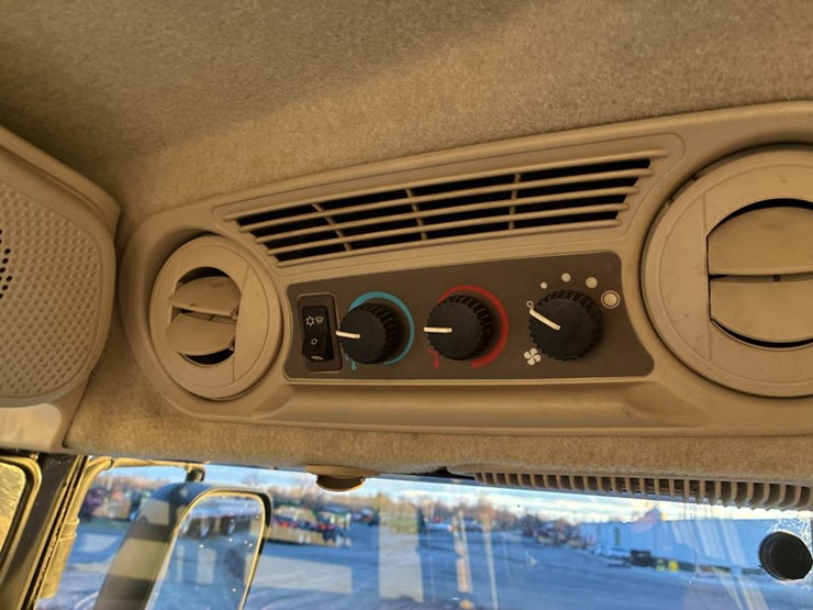 2017-john-deere-r4023-image-96