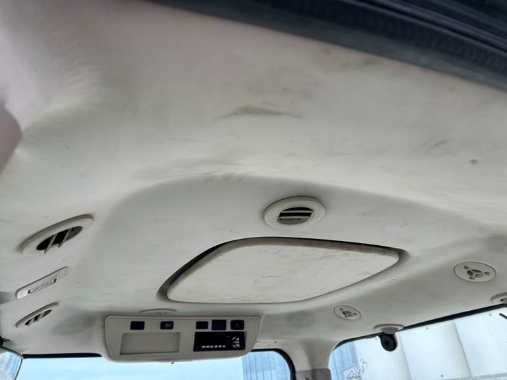 2015-john-deere-8320r-image-16