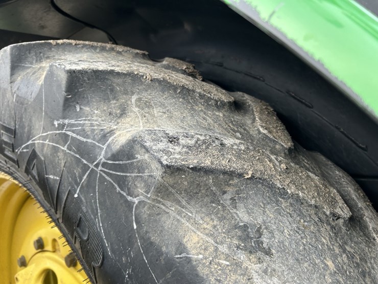 2015-john-deere-8320r-image-42