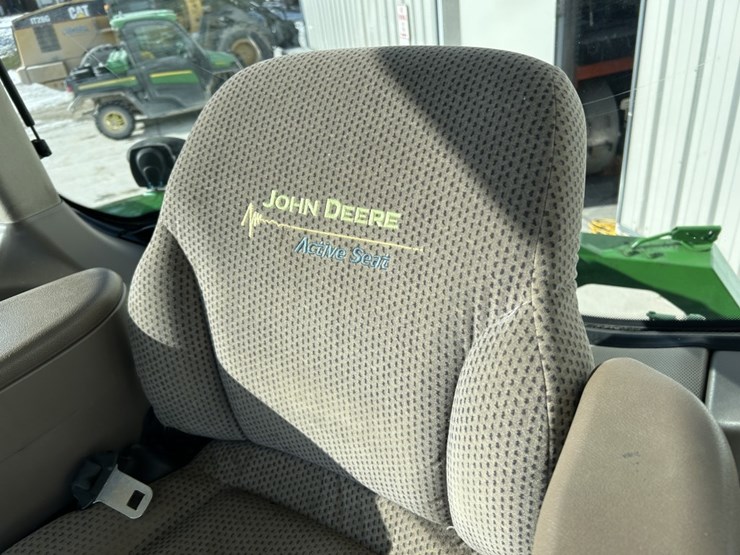 2012-john-deere-8310r-image-31