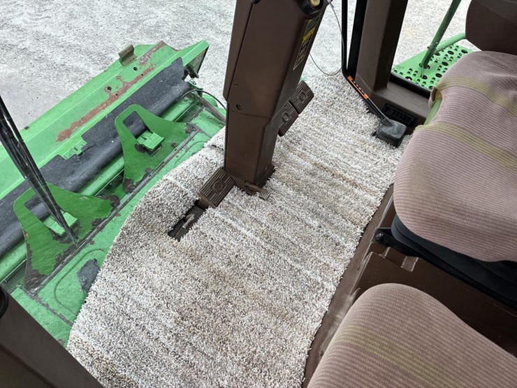 2004-john-deere-9660-sts-image-105