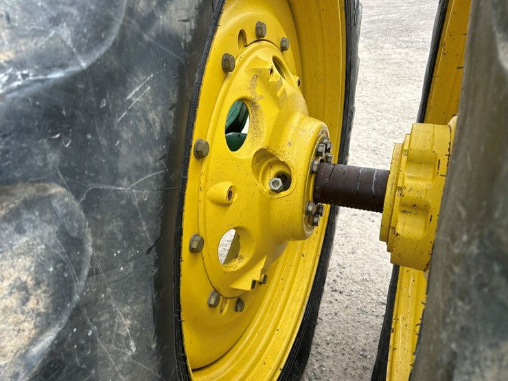 2015-john-deere-8320r-image-27