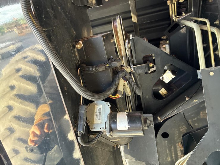 2010-case-ih-7120-image-77