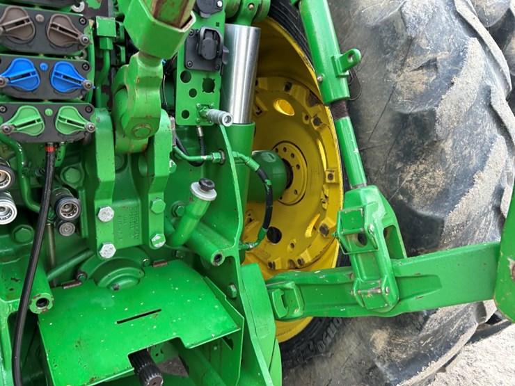 2015-john-deere-8320r-image-48